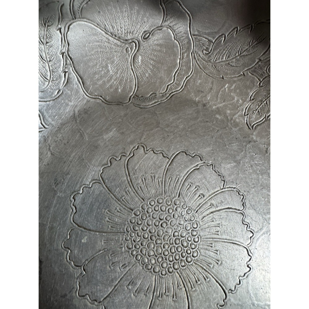 Vintage Hand Wrought Aluminum Floral Bowl Beaded Edge 8" MCM‎ Centerpiece - Picture 2 of 7